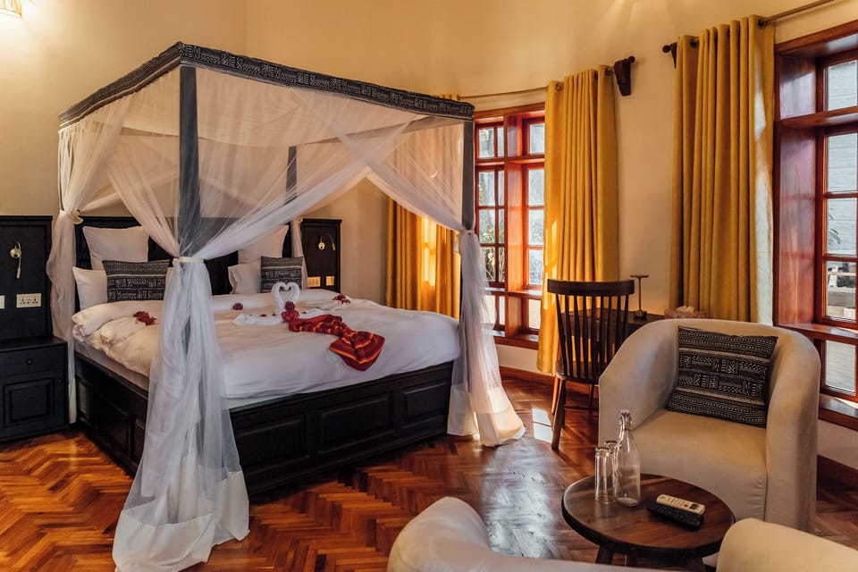 Premium bedding, in-room safe, soundproofing, free WiFi