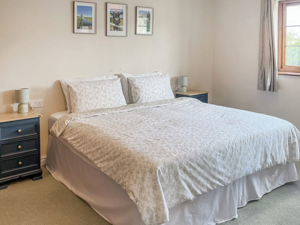 Double bedroom | The Wrens - Holly Farm Holiday Cottage, Stoke St. Gregory, near Taunton