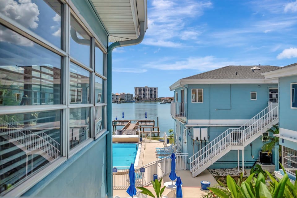 Pool days and bay views! Your perfect coastal escape starts here.