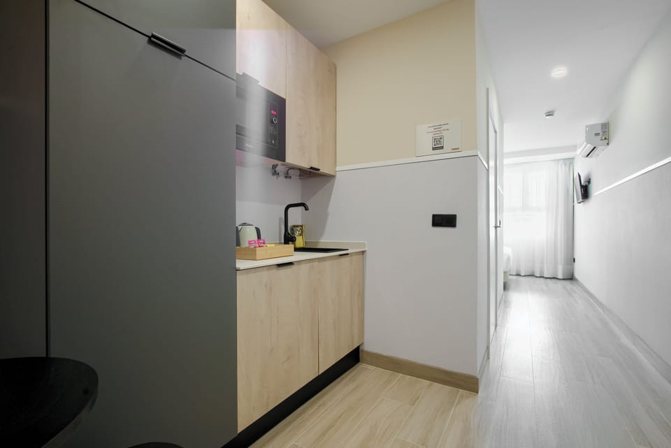 Double Room, Mobility Accessible | Iron/ironing board, free WiFi