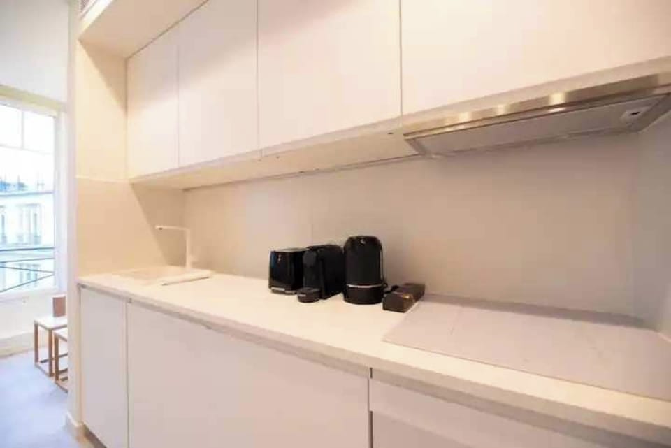Apartment | Private kitchen | Fridge, microwave, oven, stovetop