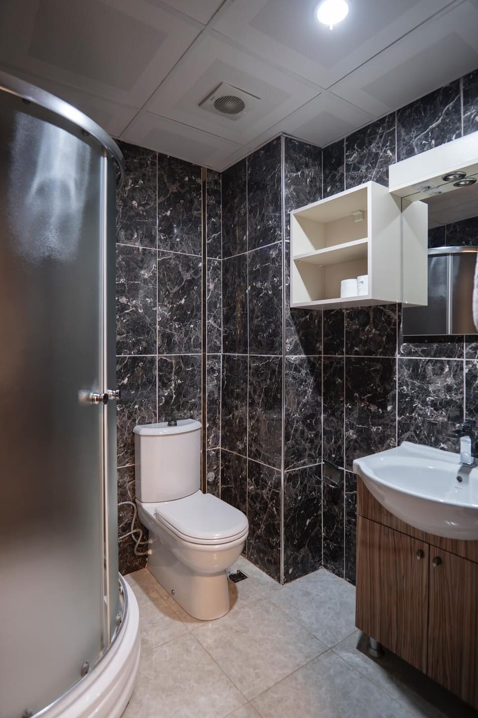 Comfort Room, Lake View | Bathroom | Shower, free toiletries, hair dryer, towels