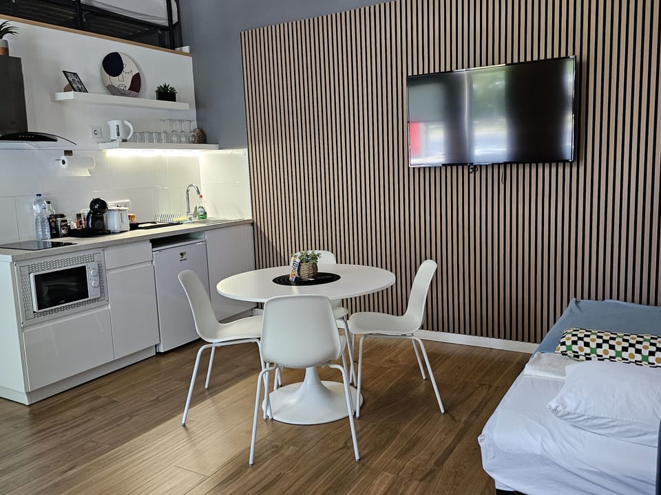 Family Apartment, Non Smoking | Private kitchen | Mini-fridge, microwave, stovetop, espresso maker