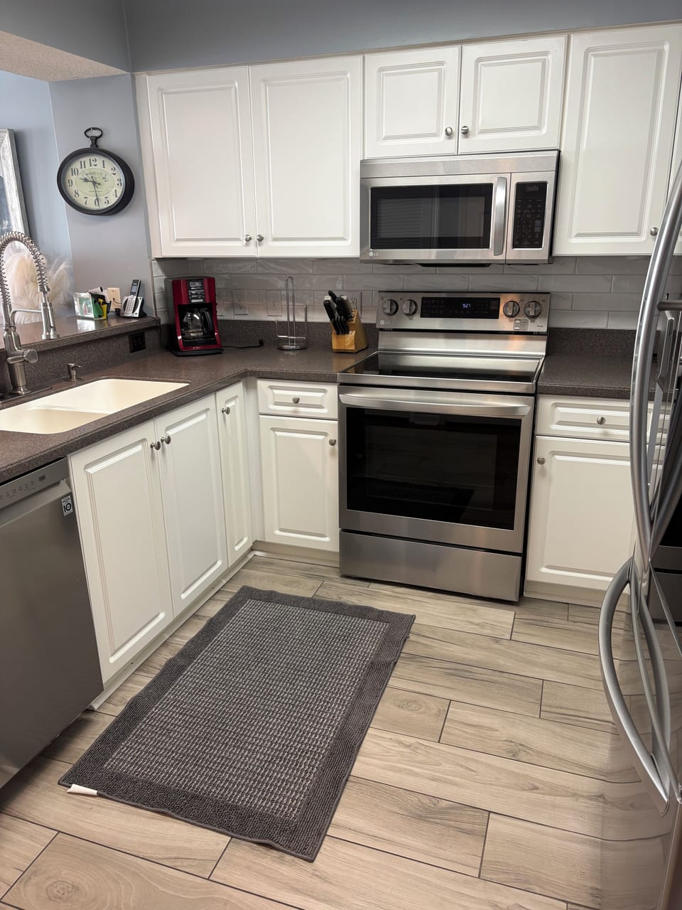 Apartment, 4 Bedrooms, Balcony, Ocean View | Private kitchen