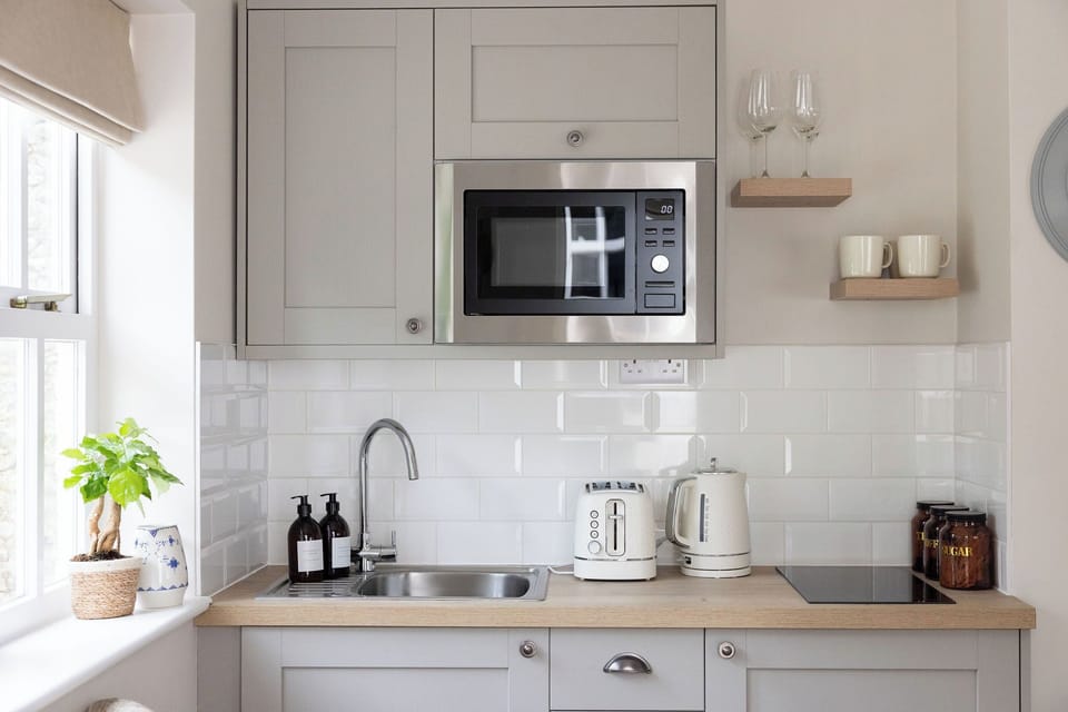 Kitchen space, toaster, kettle and microwave 