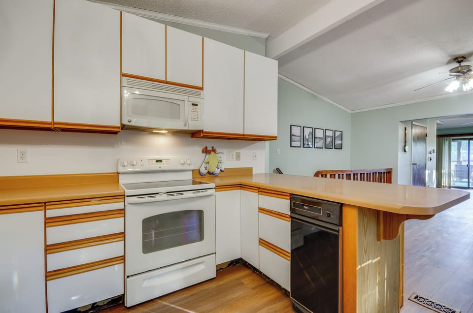 House (3 Bedrooms) | Interior