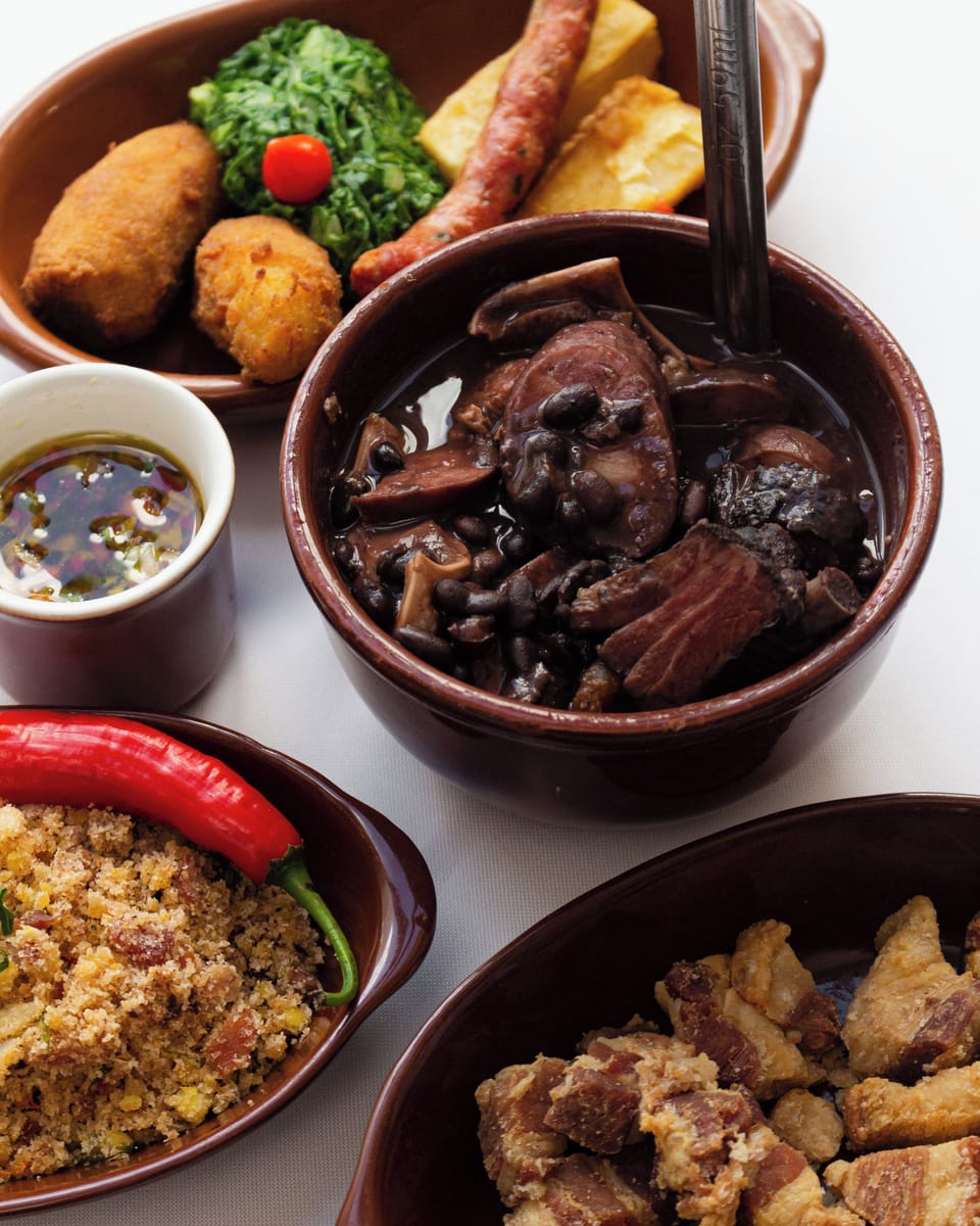 3 restaurants; breakfast, lunch, and dinner served