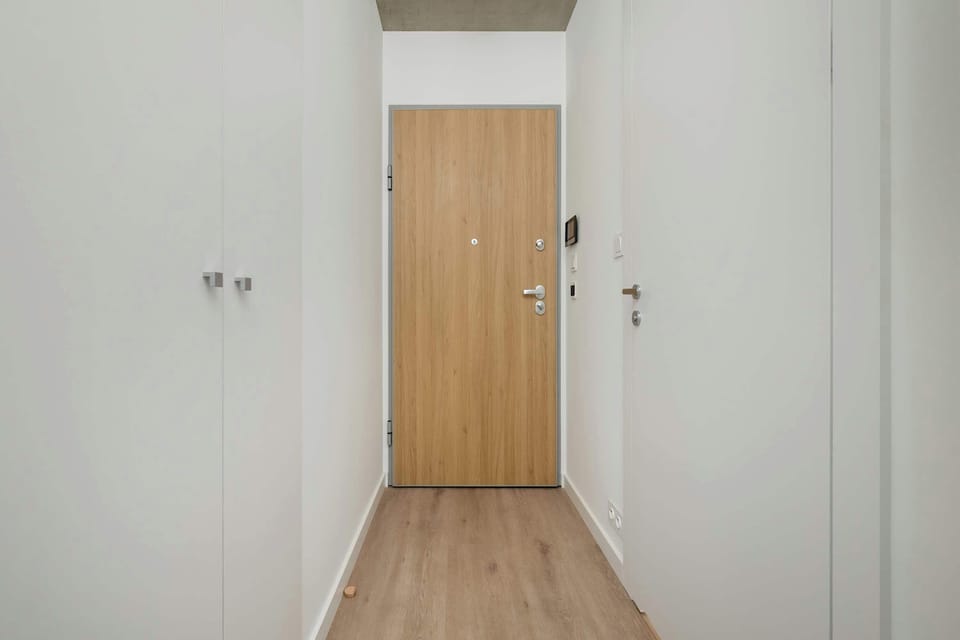 Spacious wardrobe with plenty of storage space.