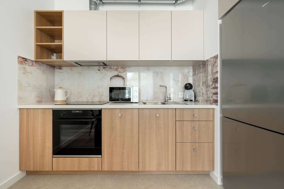 Modern, fully equipped kitchenette.