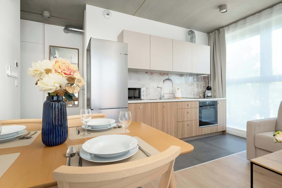 Fully equipped kitchenette. 