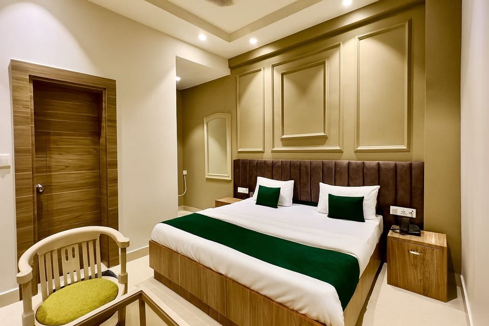 Standard Room | Egyptian cotton sheets, premium bedding, down comforters, pillowtop beds