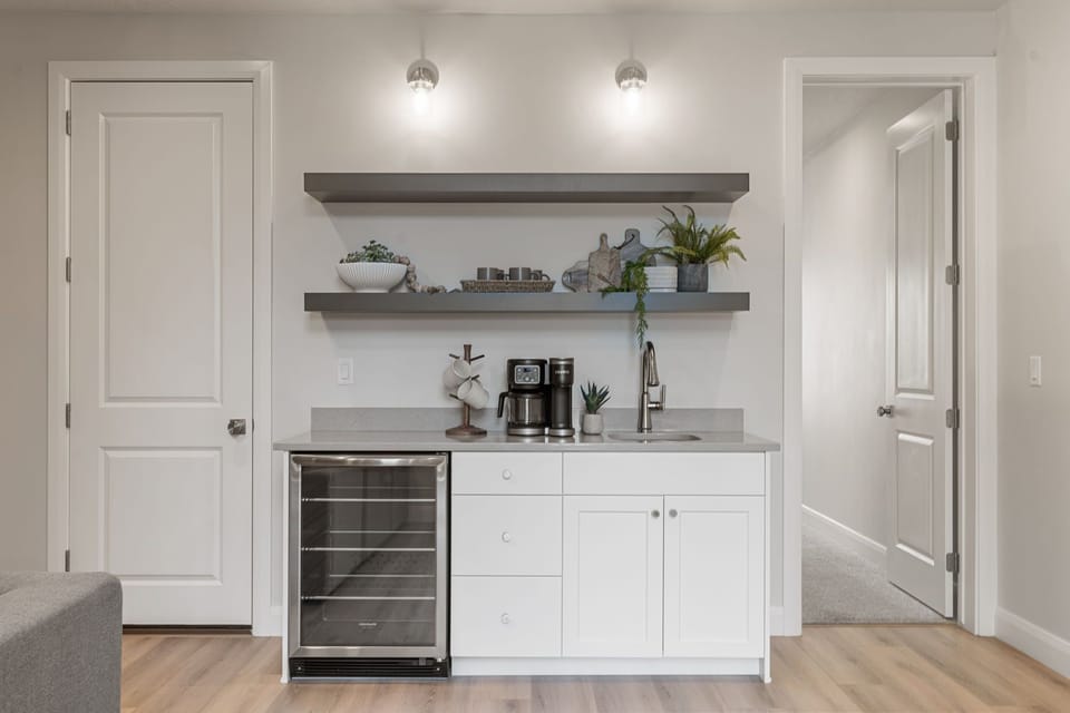 Townhome, 5 Bedrooms | Interior