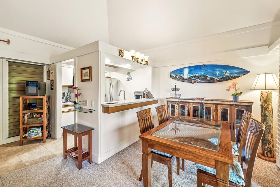 Condo, 1 Bedroom | Dining