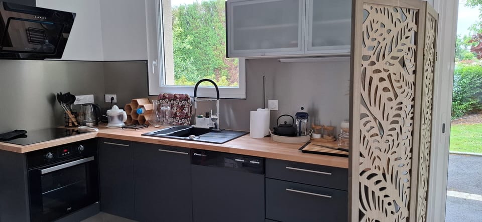 Comfort House, Garden View | Private kitchen | Coffee/tea maker, electric kettle, highchair, cleaning supplies