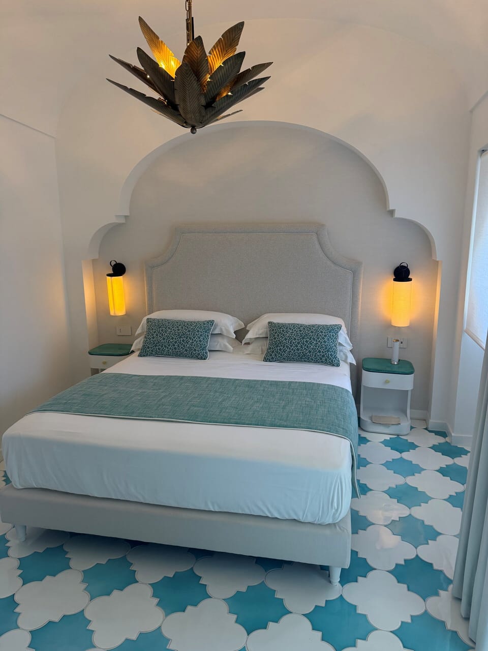 Classic Double or Twin Room | In-room safe, desk, blackout drapes, soundproofing