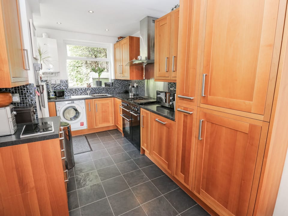 Dishwasher, cookware/dishes/utensils