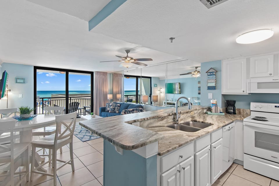 Condo, 1 King Bed with Sofa bed (SunDestin 206) | Private kitchen | Oven, toaster