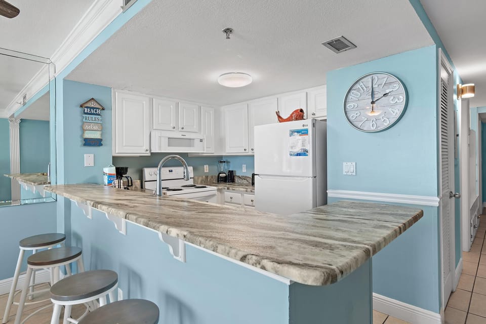 Condo, 1 King Bed with Sofa bed (SunDestin 206) | Private kitchen | Oven, toaster
