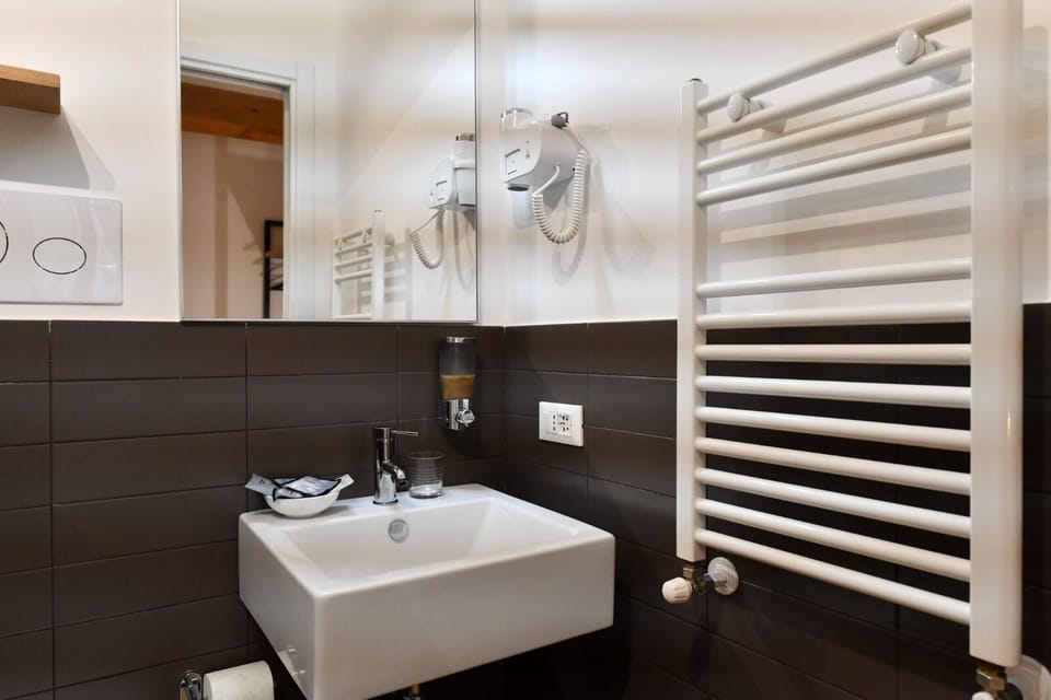 Double Room | Bathroom | Slippers