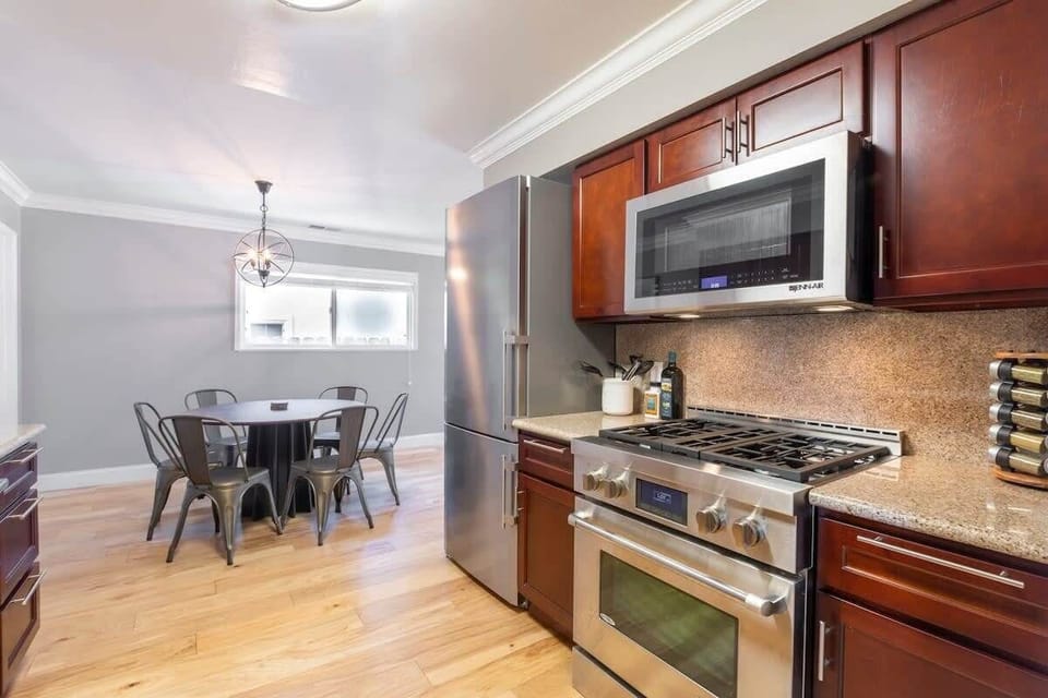 House, Garden View (3 Bedrooms) | Private kitchen | Coffee/tea maker, microwave, oven, electric kettle