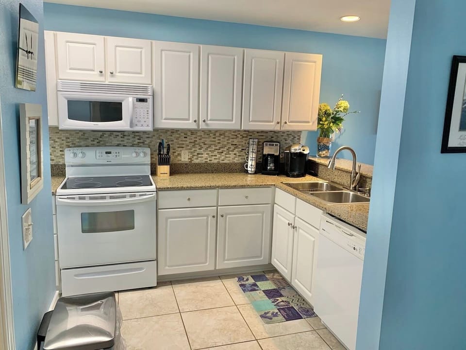 Kitchen, Serenita Ora, Innerarity Townhomes, Perdido Key FL