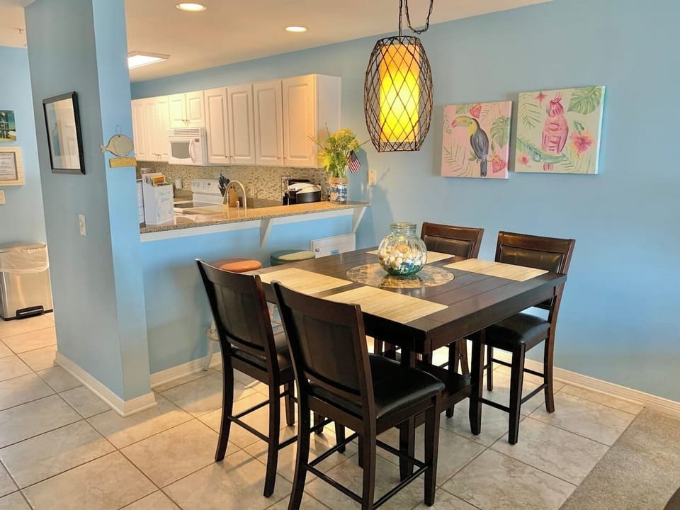 Dining room, Serenita Ora, Innerarity Townhomes, Perdido Key FL