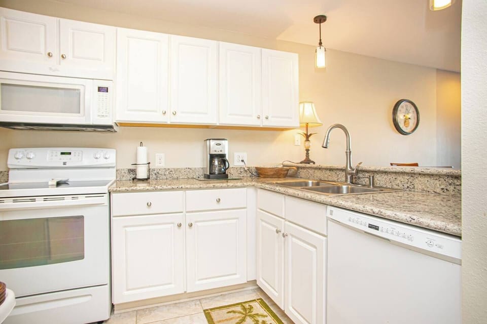 Kitchen, Bay Paradise, Innerarity Townhomes, Perdido Key FL