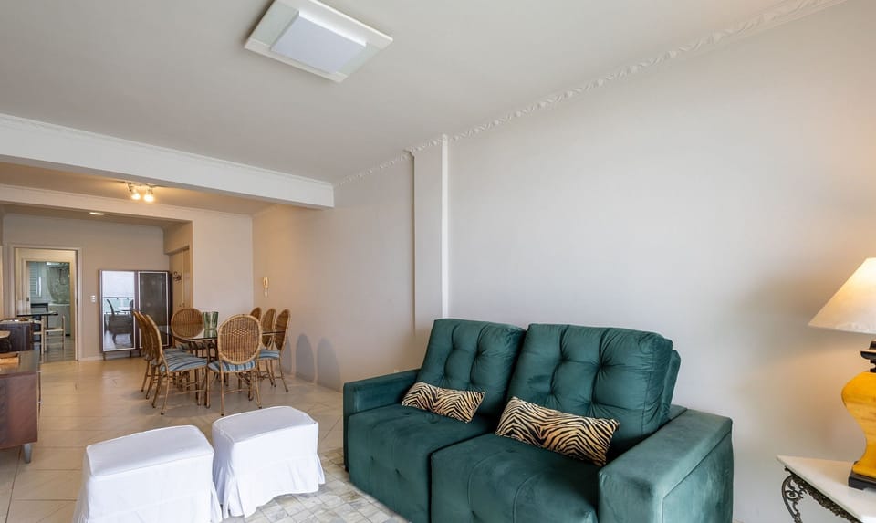 Basic Apartment | Living area