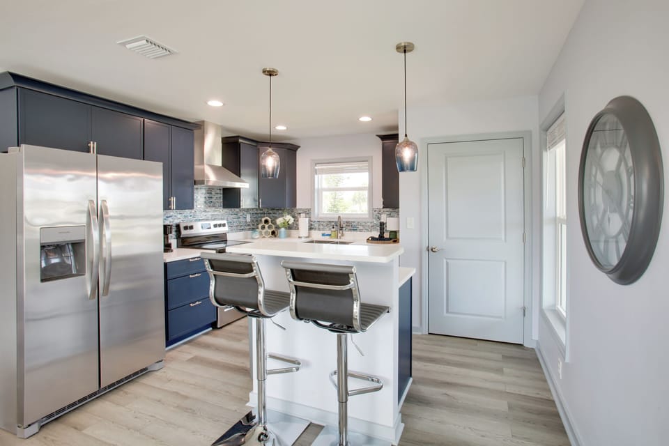 Kitchen | Open Interior | Free WiFi | Central Heating & A/C