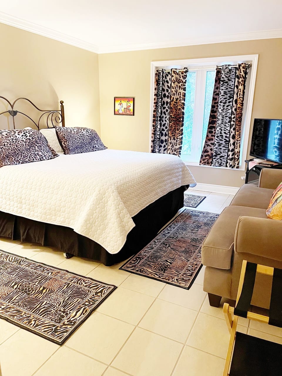 Suite 1, King Bed | 1 bedroom, premium bedding, pillowtop beds, individually decorated