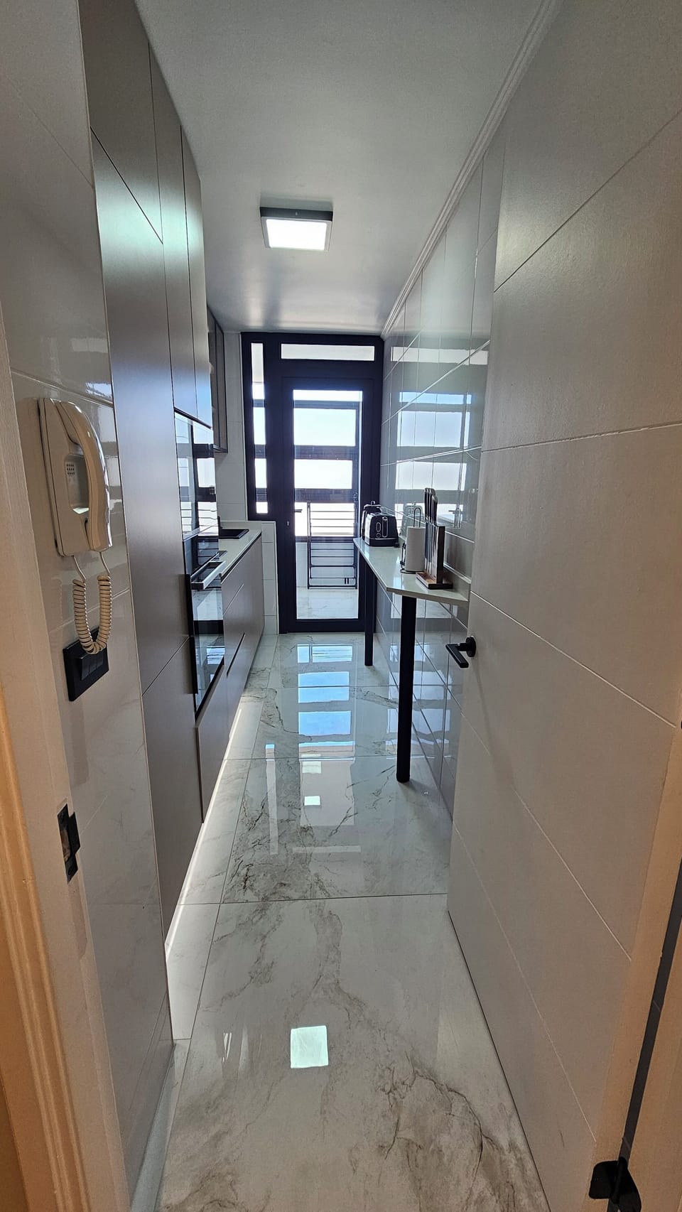 Luxury Apartment, 2 Bedrooms, City View | Private kitchen | Full-size fridge, microwave, oven, stovetop