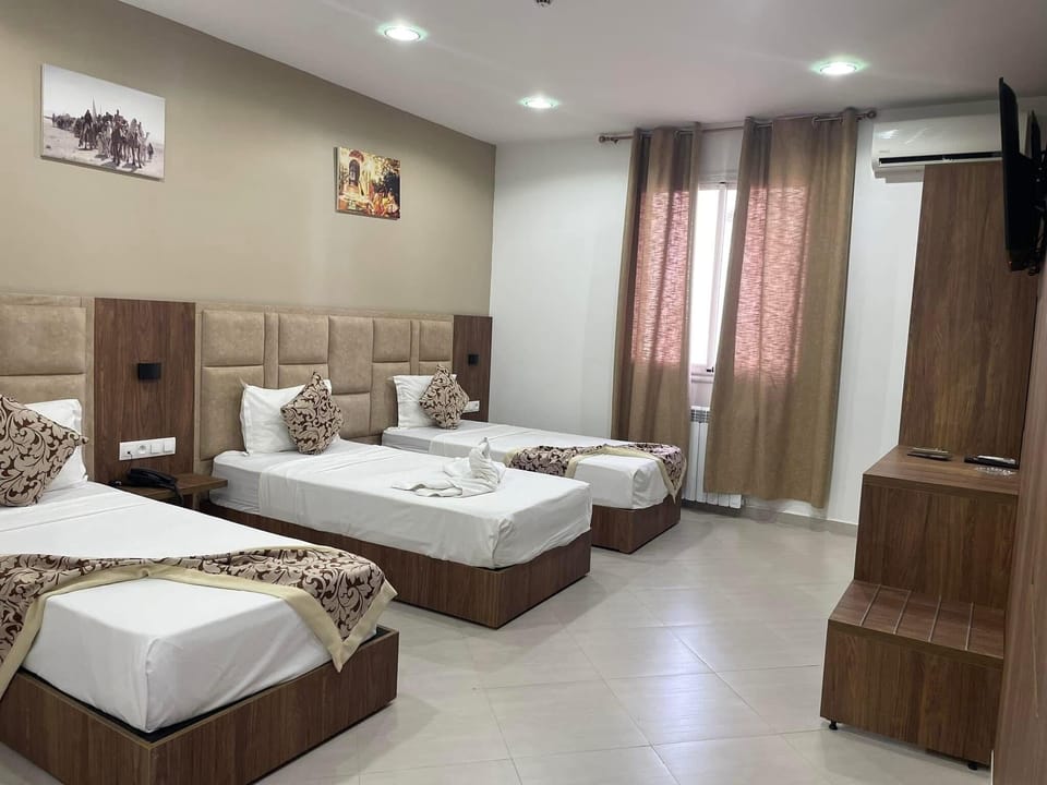 Comfort Triple Room | Desk, WiFi (free)