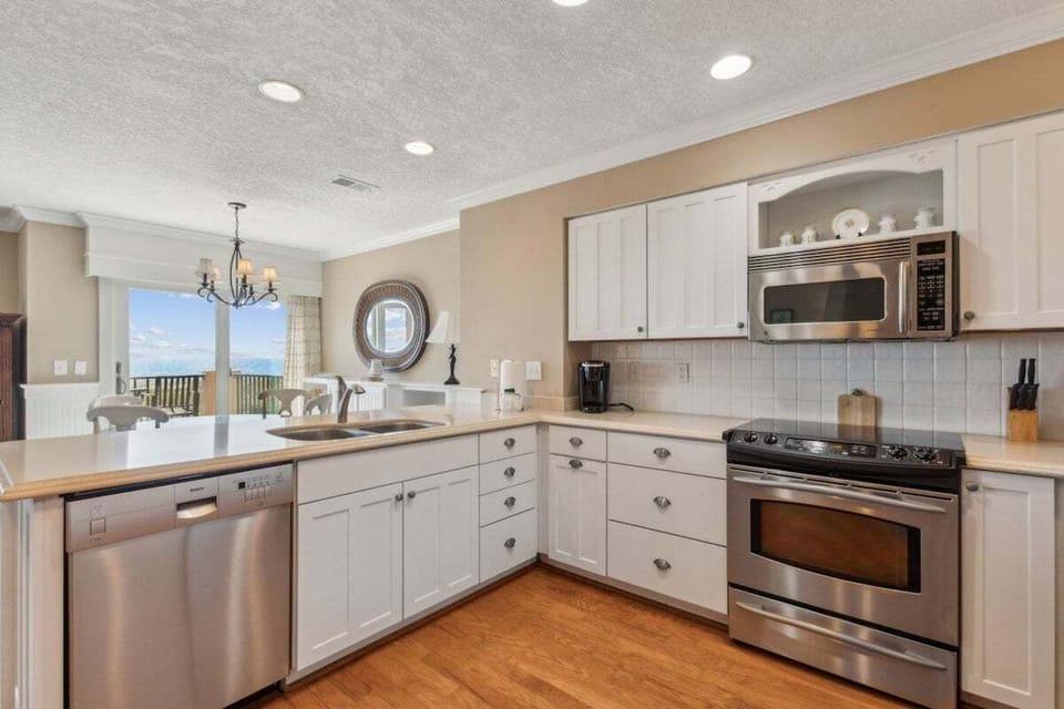 Spacious Kitchen