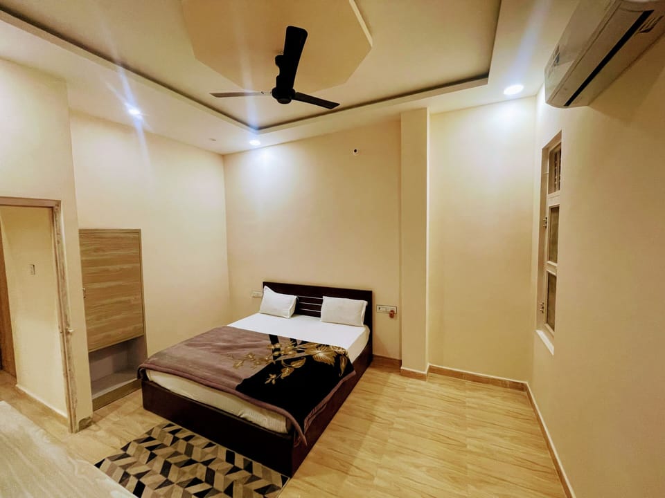 Double Room | Rollaway beds (surcharge), WiFi (free), bed sheets