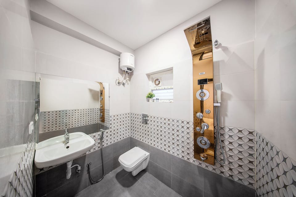 Standard Room | Bathroom | Shower, eco-friendly toiletries, hair dryer, towels