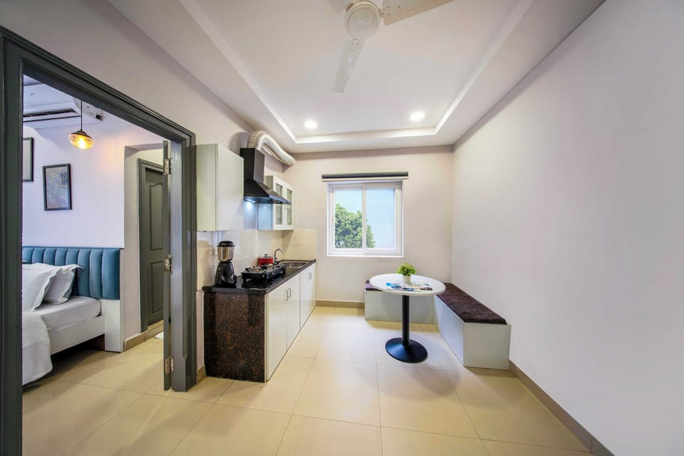 Studio Room | Private kitchen | Cookware/dishes/utensils