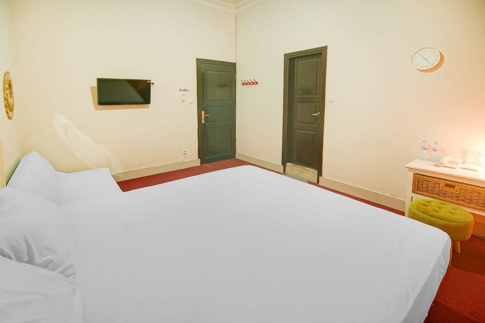 Standard Double Room | WiFi (free), bed sheets