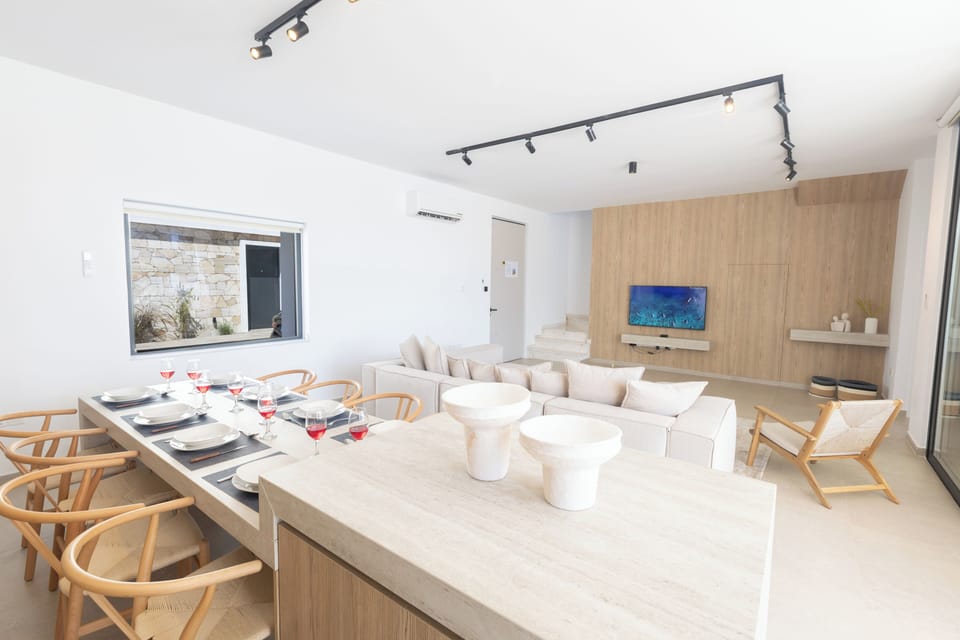 Villa, 5 Bedrooms, Private Pool, Garden View | Living room