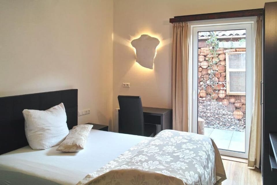 Business Single Room, Non Smoking | Desk, laptop workspace, free WiFi