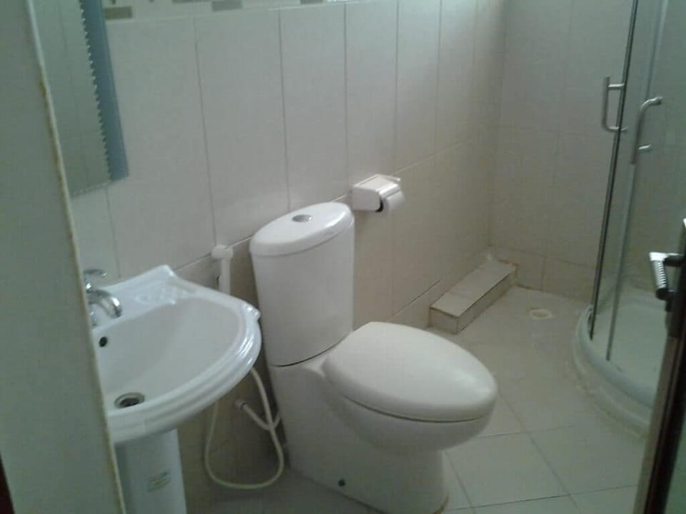 Standard Double Room, Balcony, City View | Bathroom | Free toiletries, towels, soap, shampoo