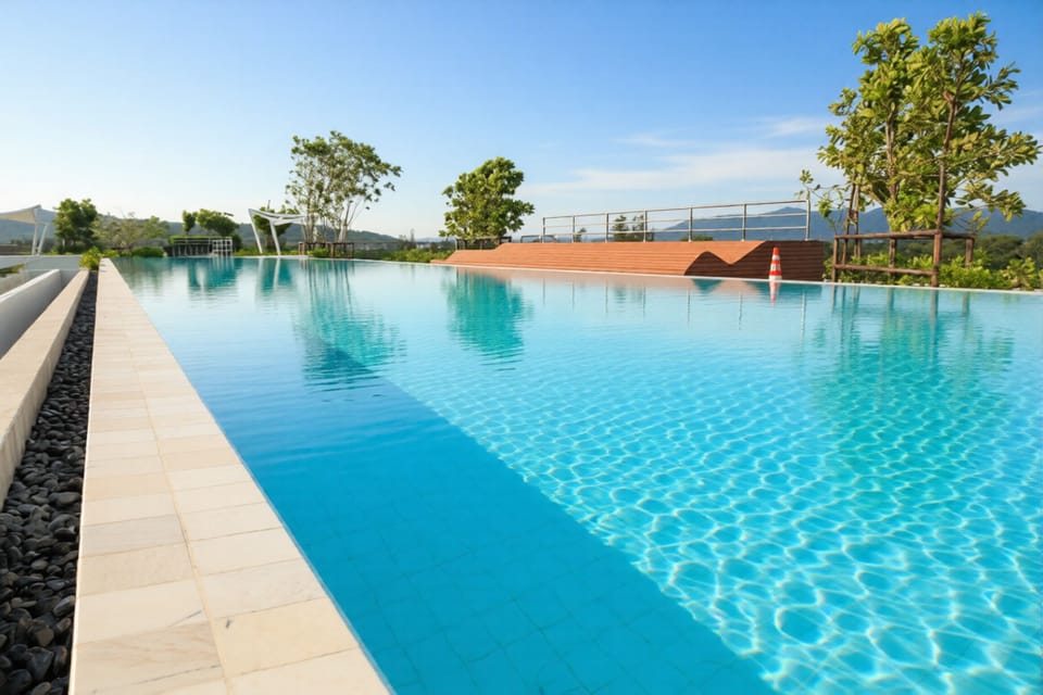 Rooftop pool