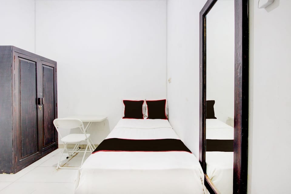 Standard Double Room | Free WiFi, bed sheets