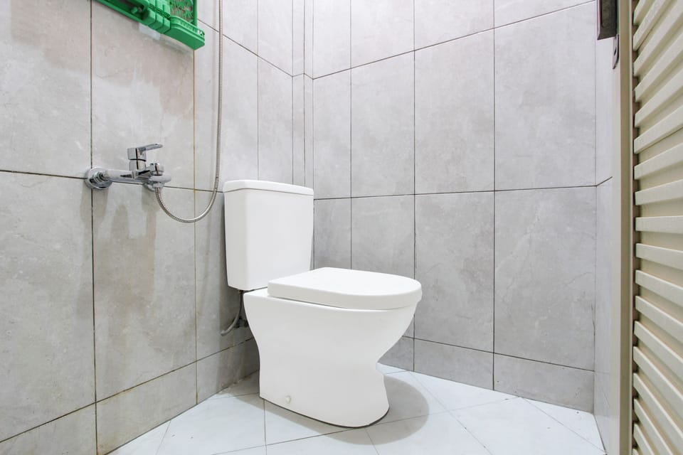 Standard Double Room | Bathroom | Shower