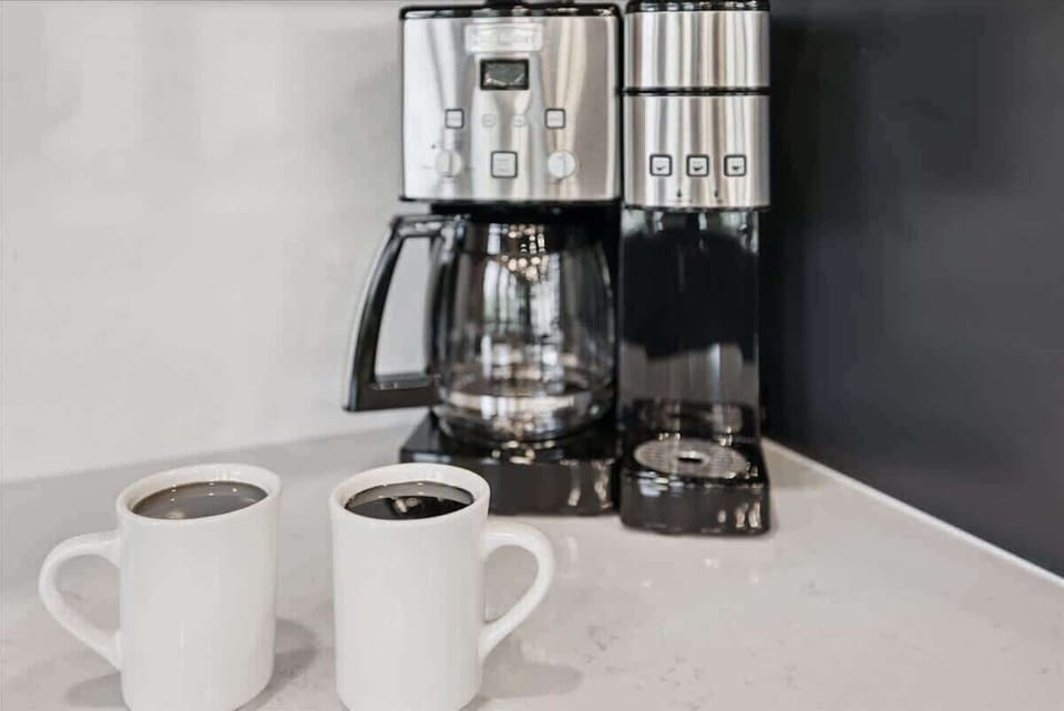  Brew your perfect morning cup and savor stunning mountain views!