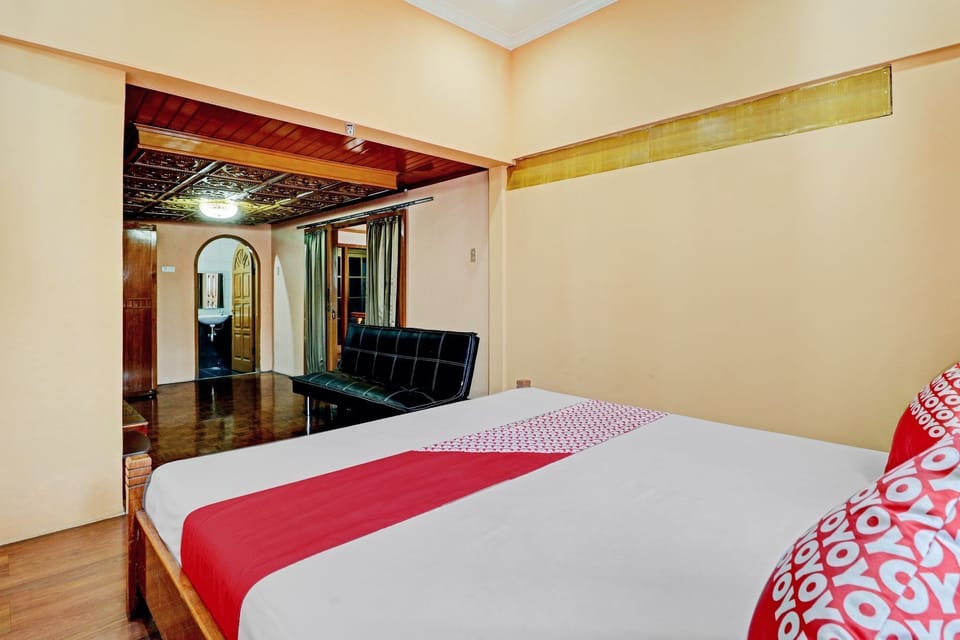 Standard Double Room | Free WiFi, bed sheets