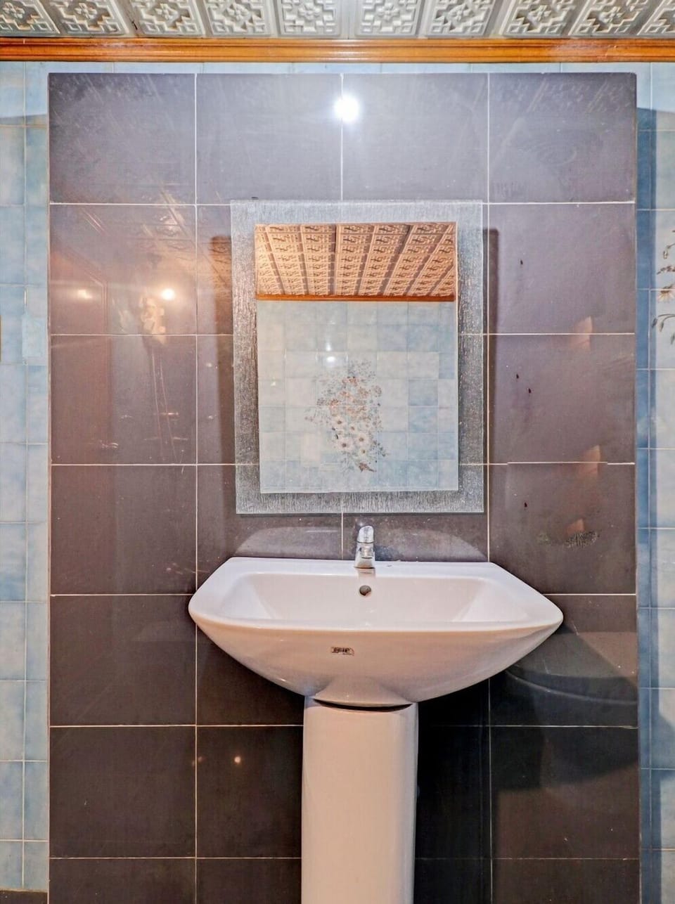 Standard Double Room | Bathroom | Shower, rainfall showerhead, towels, soap