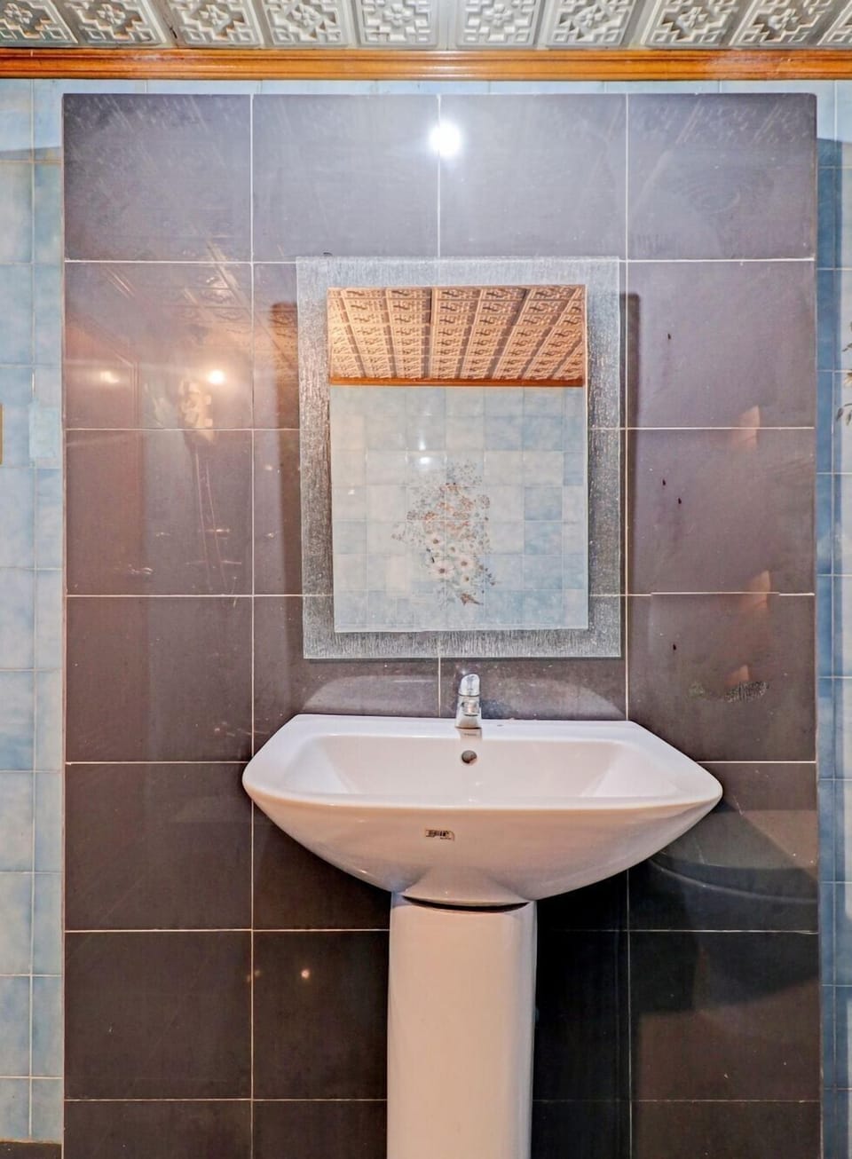 Standard Double Room | Bathroom | Shower, rainfall showerhead, towels, soap