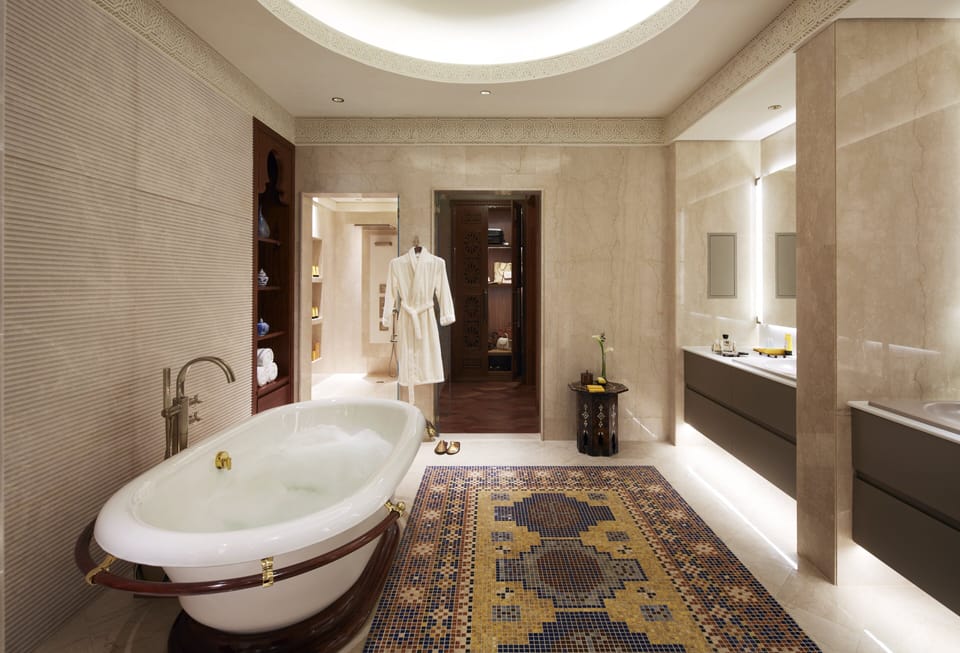 Separate tub and shower, deep soaking tub, rainfall showerhead
