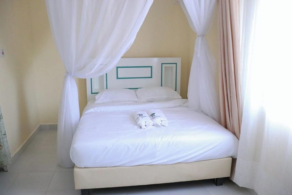 Deluxe Double Room | Free WiFi, bed sheets