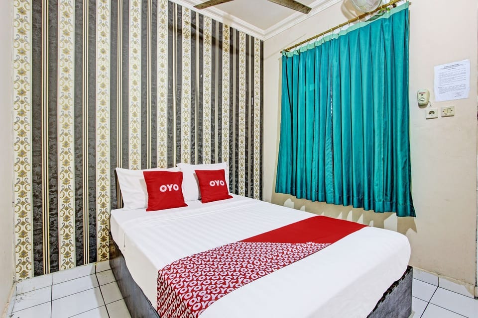 Basic Double Room | Free WiFi, bed sheets